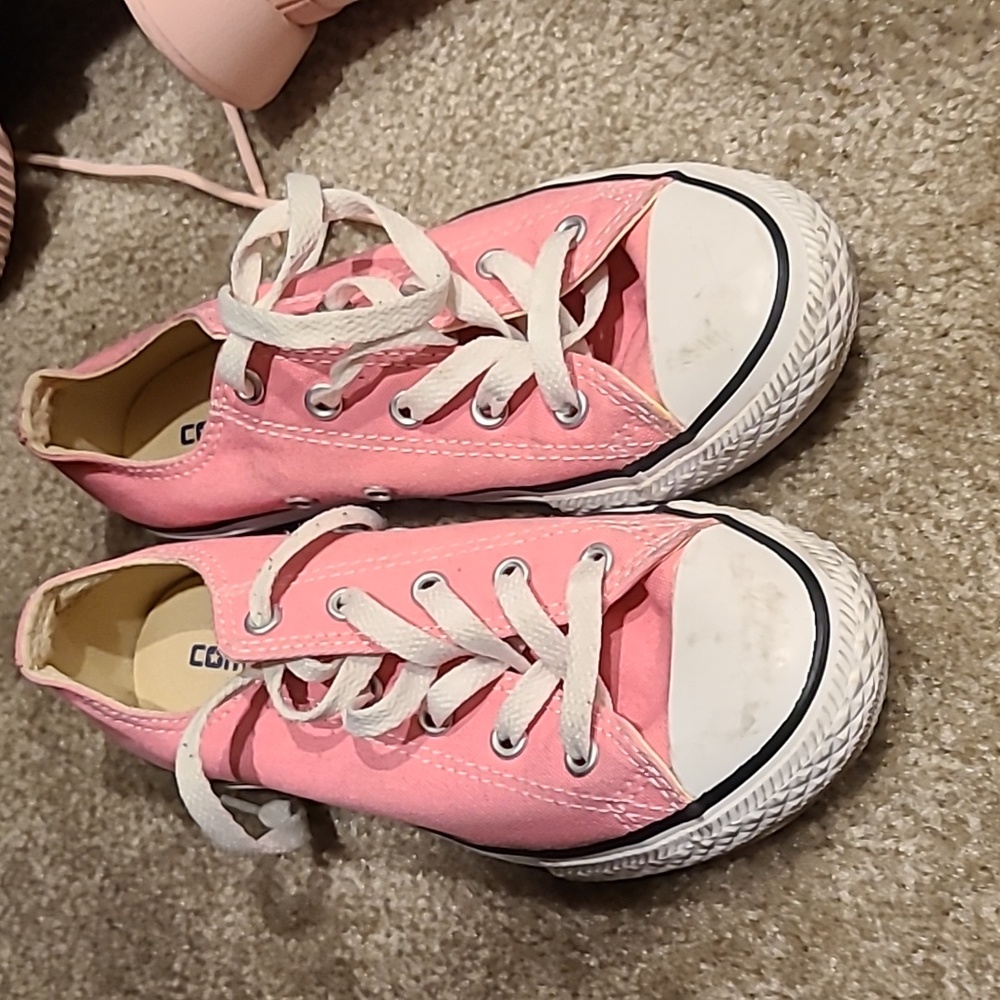 Pink converse